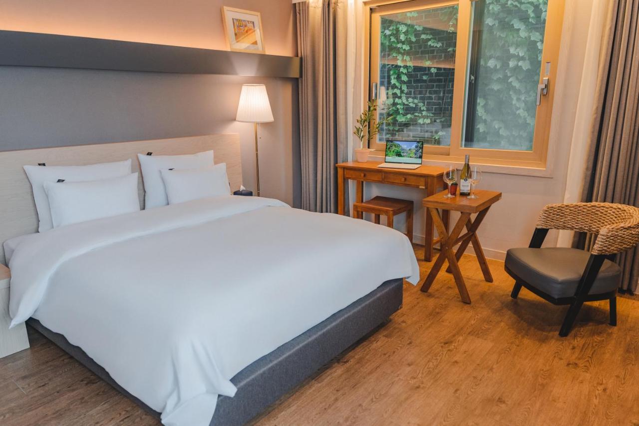 Jeonju Hotel The Vincent Room photo